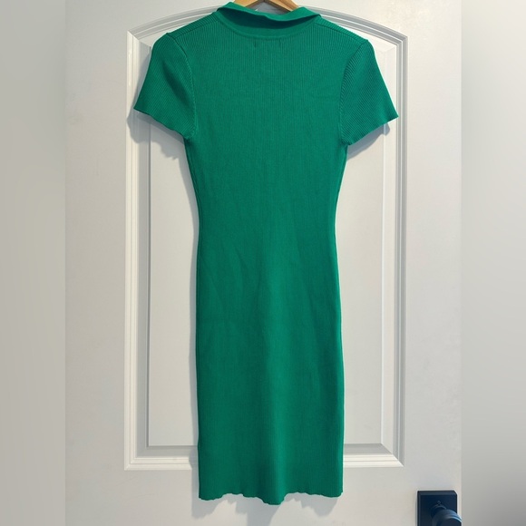 HOUSE OF HARLOW 1960 Ribbed Collared Polo Short Sleeve Midi Dress in Green - Picture 6 of 8